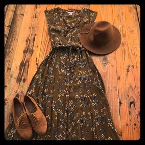 Updated listing! Bar lll boho chic flowery dress